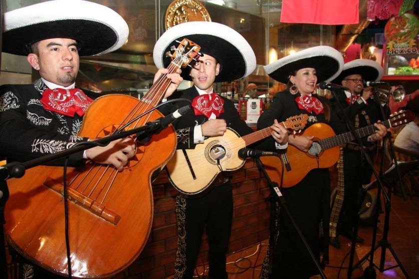 El grupo Dubai Royal Mariachi durante su actuación en María Bonita con ocasión del Día de Independencia de México.