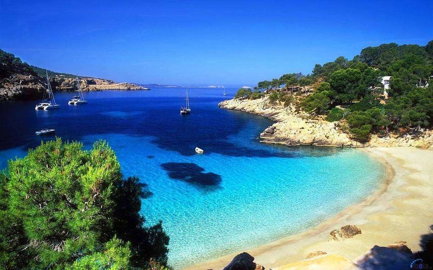 Panorámica de la costa de la isla de Ibiza.