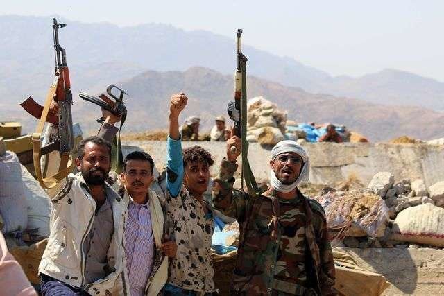 Yemeníes de las Fuerzas Populares que apoyan al presidente Hadi.
