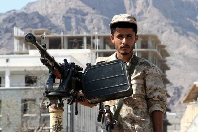 Un miembro de la fuerza de seguridad de Yemen en Adén.