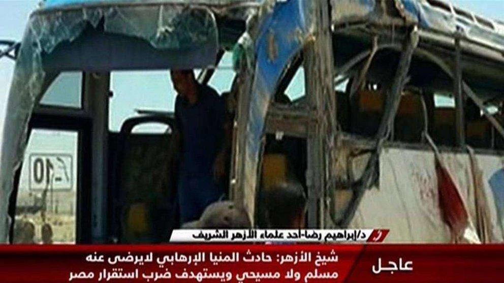 Una imagen del autobús atacado en Egipto emitida por la televisión estatal Nile News.