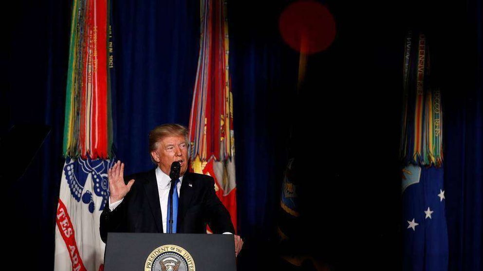   Donald Trump, anuncia su estrategia en Afganistán durante un discurso en Fort Myer, Virginia, el 21 de agosto de 2017. (Reuters)