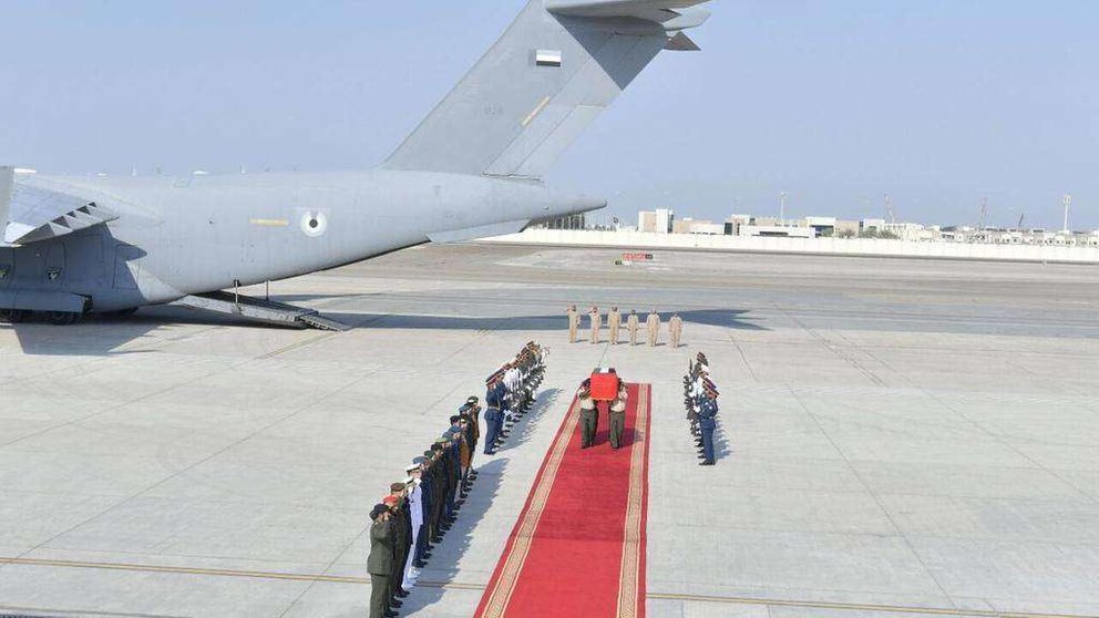 Llegada a Abu Dhabi del cuerpo del soldado emiratí Abdullah Ahmed Abdullah Al Hosani.