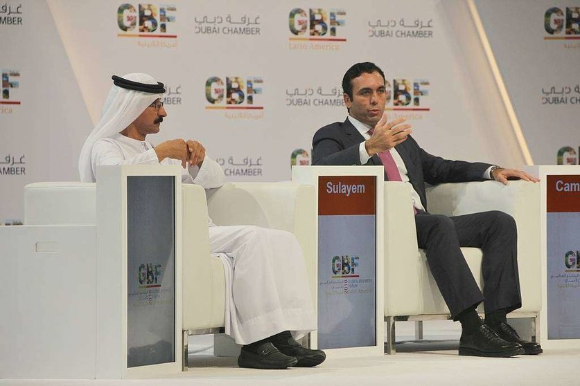 Pablo Campana, durante su intervención en el Foro Empresarial Global Latinoamericano de Dubai en presencia de Sultan Ahmed Bin Sulayem. (EL CORREO)
