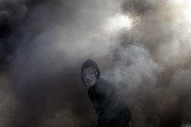 Un manifestante palestino con la máscara de Guy Fawks en 'V de Vendeta'. 
