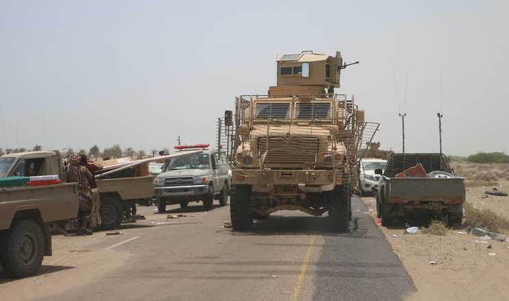 Un blindado de la Coalición Árabe en Hodeidah.