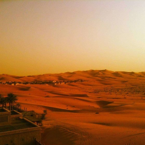 Una imagen del desierto de Abu Dhabi cerca de la frontera saudí. (EL CORREO)