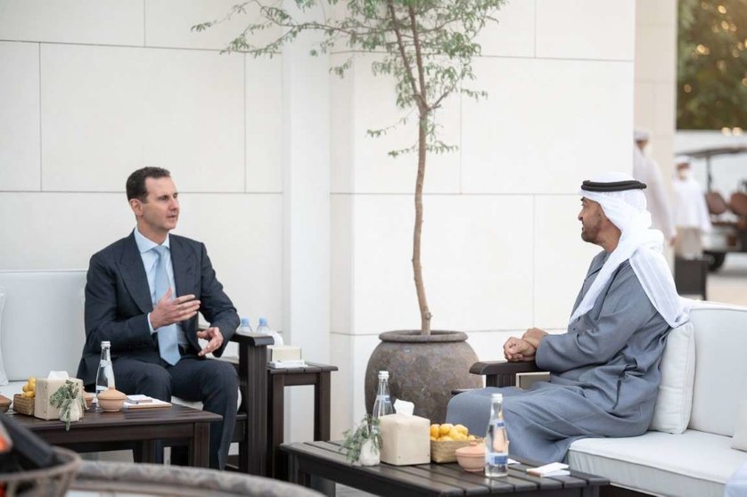 El presidente sirio y el príncipe heredero de Abu Dhabi. (WAM)