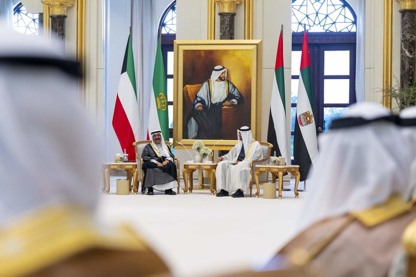 El presidente de los Emiratos Árabes Unidos y el emir de Kuwait. Imagen: WAM