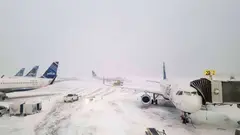 Una imagen del aeropuerto JFK en Nueva York durante una nevada. (Fuente externa)