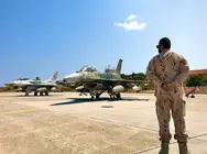 Aviones emirat&iacute;es F-16 en Grecia. (Twitter)