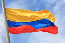 Bandera de Colombia al viento en la celebraci&oacute;n de su Fiesta de la Independencia. (Fuente externa)