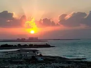 Atardecer de verano en Emiratos &Aacute;rabes. (EL CORREO)