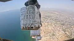 Lanzamiento a&eacute;reo de ayuda de humanitaria sobre la Franja de Gaza por parte de Emiratos &Aacute;rabes Unidos. (WAM)