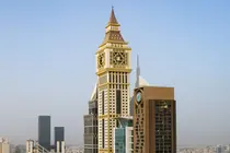 En primer t&eacute;rmino la AHS Tower en Dubai. (X)