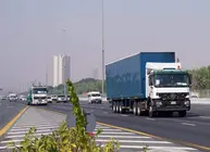 Un cami&oacute;n en Dubai. (WAM)