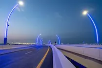 Uno de los puentes en Abu Dhabi. (DMT)