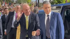 Rey Juan Carlos I saluda el pasado domingo en Sevilla. (Fuente externa)