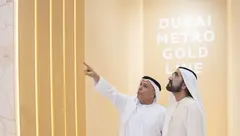 El gobernante de Dubai durante la presentaci&oacute;n de la nueva L&iacute;nea de Metro. (X)