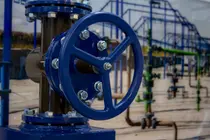 Detalle de una plataforma de producci&oacute;n energ&eacute;tica. (pxhere.com)