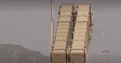 Captura de pantalla del v&iacute;deo difundido sobre la defensa a&eacute;rea saud&iacute;. (Instagram)