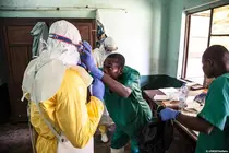 Seg&uacute;n datos de la Organizaci&oacute;n Mundial de la Salud, el brote actual de la variante Bundibugyo no cuenta con tratamientos ni vacunas espec&iacute;ficas. (Unicef)