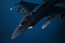 Un avi&oacute;n de combate F-16 de la Fuerza A&eacute;rea de EEUU. (Centcom)
