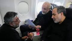 Delegaci&oacute;n iran&iacute; poco antes de aterrizar en Suiza. (Irna)