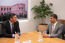 Un momento del encuentro entre el presidente de Paraguay y el ministro de Comercio de EAU. (WAM)