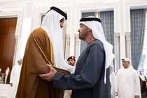 El presidente de EAU y el emir de Qatar este mi&eacute;rcoles en Doha. (WAM)