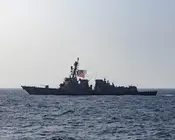 Un buque del ej&eacute;rcito de EEUU en el Estrecho de Ormuz. (Centcom)
