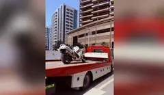 La moto confiscada. (Dubai Police)