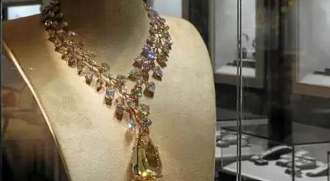 Un diamante en una joyer&iacute;a de EAU. (EL CORREO)