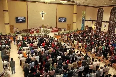 Nochebuena en la iglesia de San Antonio de Padua en Ras Al Khaimak. (EL CORREO)