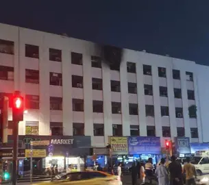 El edificio en Dubai donde se produjo el incendio. (Twitter)