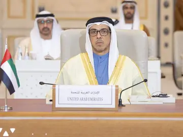 El jeque Mansour durante su participaci&oacute;n en una Cumbre en Riad, (WAM)