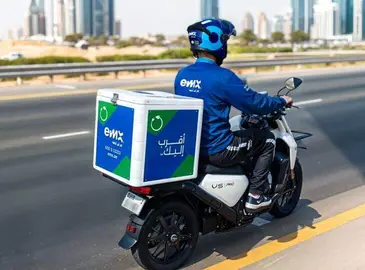 Una  moto el&eacute;ctrica de reparto. (EMX)