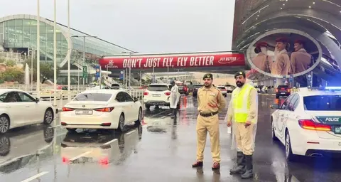 Polic&iacute;a de Dubai en el Aeropuerto Internacional. (X)