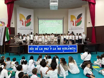 Emotiva y activa celebraci&oacute;n del D&iacute;a Escolar de la Paz y la No Violencia en The Spanish School of Abu Dhabi. (Cedida)