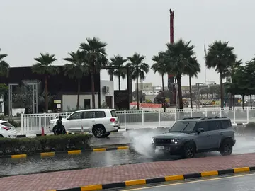 Lluvia en EAU este lunes. (Richard Ramos)