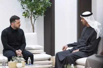 Los presidentes de EAU y Ucrania este s&aacute;bado en Abu Dhabi. (WAM)