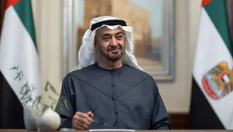 El presidente de Emiratos. (Tribunal presidencial)