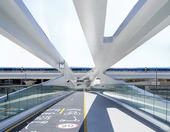 Un puente peatonal en Dub&aacute;i. (RTA)
