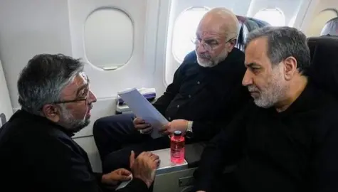 Delegaci&oacute;n iran&iacute; poco antes de aterrizar en Suiza. (Irna)