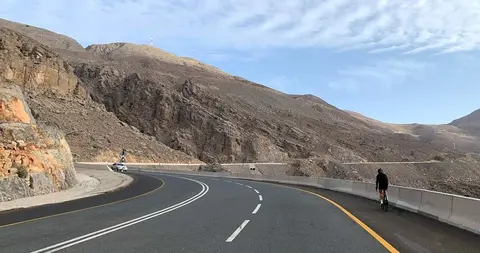 Una carretera en Ras Al Khaimah a modo ilustrativo. (EL CORREO)
