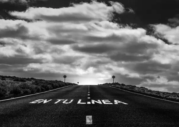 Imagen de presentación de la exposición 'En tu  línea'. (Antonio Amboade)