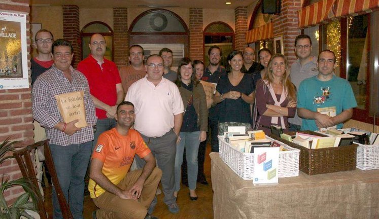 Foto de familia del Encuentro de Españoles en Dubai de noviembre. (Francisco Rubert)