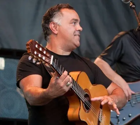  Andre Reyes, de Gipsy Kings, en plena actuación.