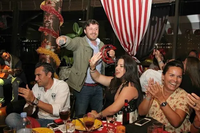 Juan Peña, durante su actuación en la Feria de Abril de Casa de Tapas de 2016. (EL CORREO)