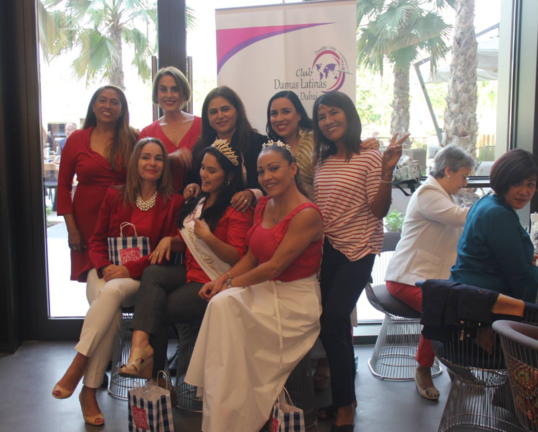 Algunas de las integrantes del Club Damas Latinas de Dubai.